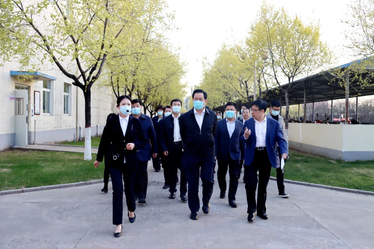 省总工会主席王晓东莅临和记娱乐老酒集团考察调研